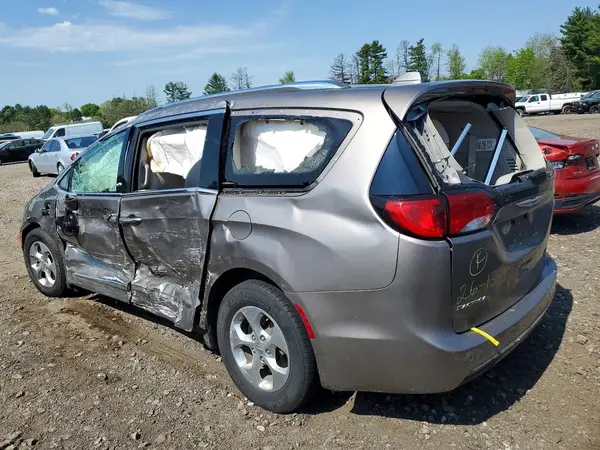 2C4RC1L74JR164436 2018 CHRYSLER PACIFICA - Image 2