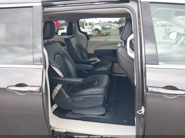 2C4RC1L74JR183780 2018 CHRYSLER PACIFICA - Image 8