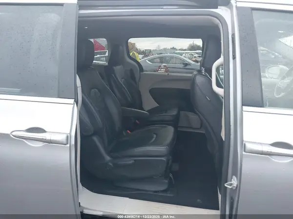 2C4RC1L74JR230113 2018 CHRYSLER PACIFICA - Image 8