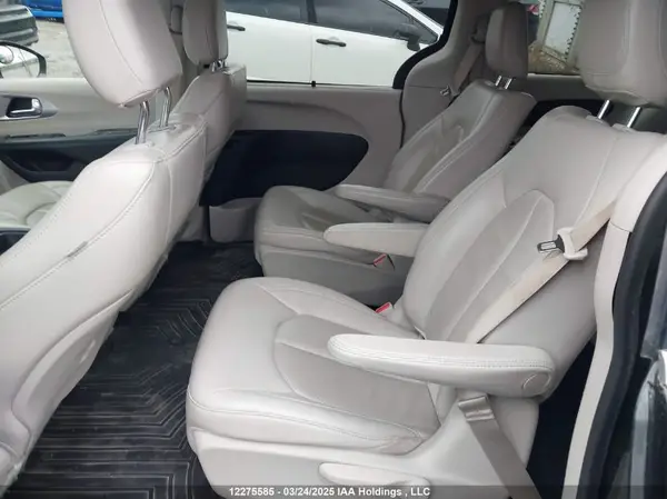 2C4RC1L74JR365608 2018 CHRYSLER PACIFICA - Image 8