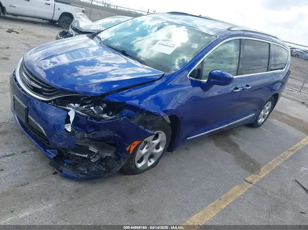 2C4RC1L74KR500085 2019 CHRYSLER PACIFICA - Image 2
