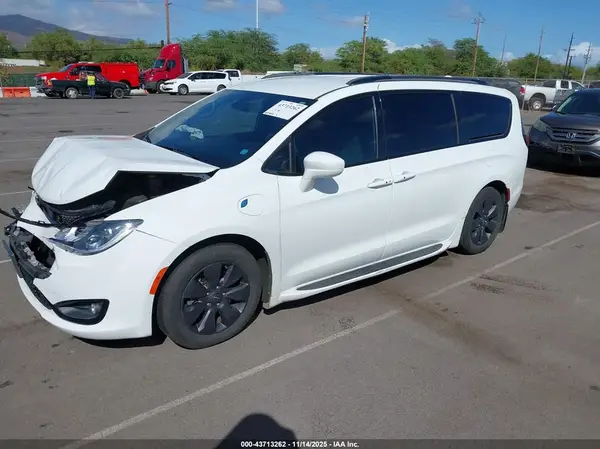 2C4RC1L74LR258822 2020 CHRYSLER PACIFICA - Image 2