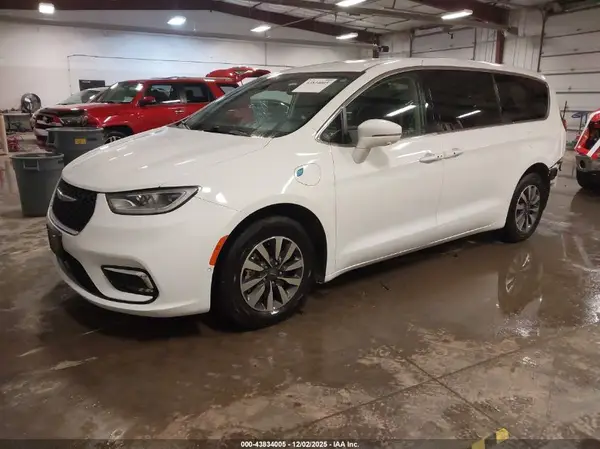 2C4RC1L74NR121222 2022 CHRYSLER PACIFICA - Image 2