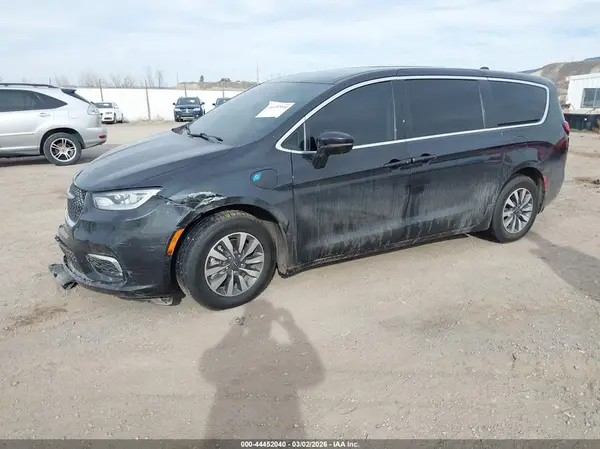 2C4RC1L74NR121415 2022 CHRYSLER PACIFICA - Image 2