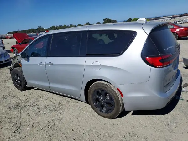 2C4RC1L74NR183655 2022 CHRYSLER PACIFICA - Image 2