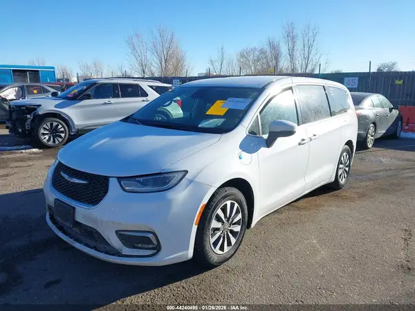 2C4RC1L74PR541517 2023 CHRYSLER PACIFICA - Image 2