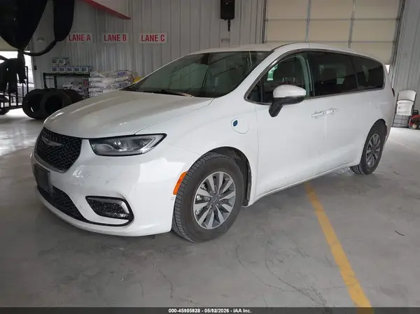 2C4RC1L74PR575490 2023 CHRYSLER PACIFICA - Image 2