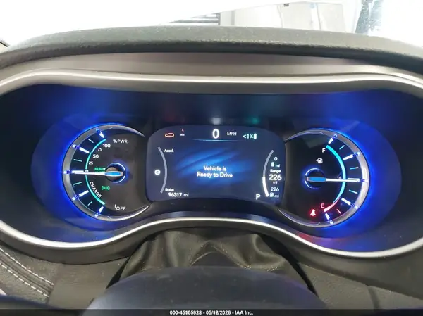 2023 CHRYSLER PACIFICA auction photo 7