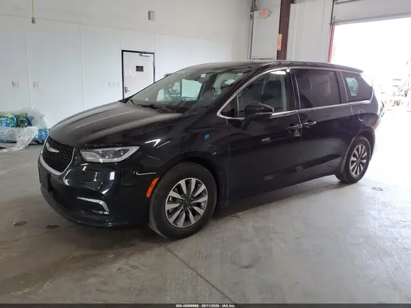 2C4RC1L74PR575621 2023 CHRYSLER PACIFICA - Image 2