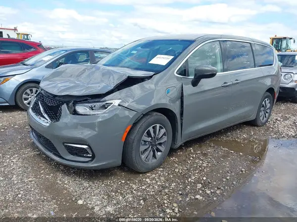 2C4RC1L74PR588501 2023 CHRYSLER PACIFICA - Image 2