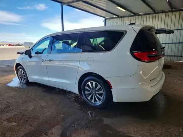2C4RC1L74PR588532 2023 CHRYSLER PACIFICA - Image 2