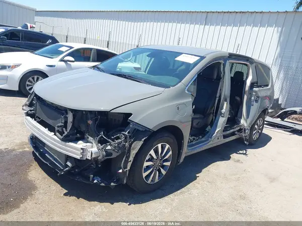 2C4RC1L74PR618287 2023 CHRYSLER PACIFICA - Image 2