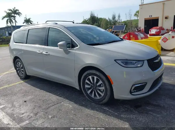 2C4RC1L75MR580595 2021 CHRYSLER PACIFICA - Image 1