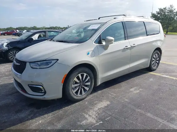 2C4RC1L75MR580595 2021 CHRYSLER PACIFICA - Image 2