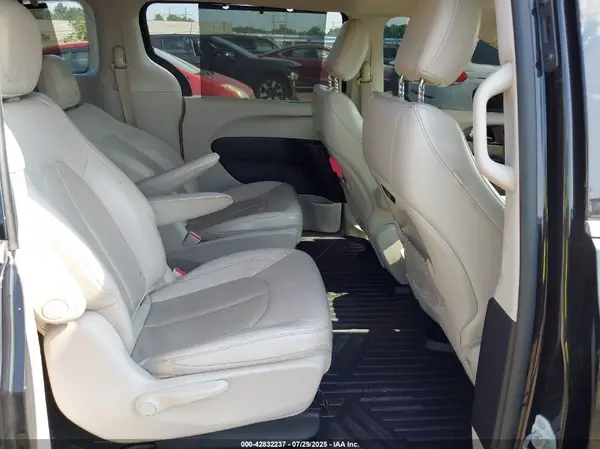 2C4RC1L75MR599373 2021 CHRYSLER PACIFICA - Image 8