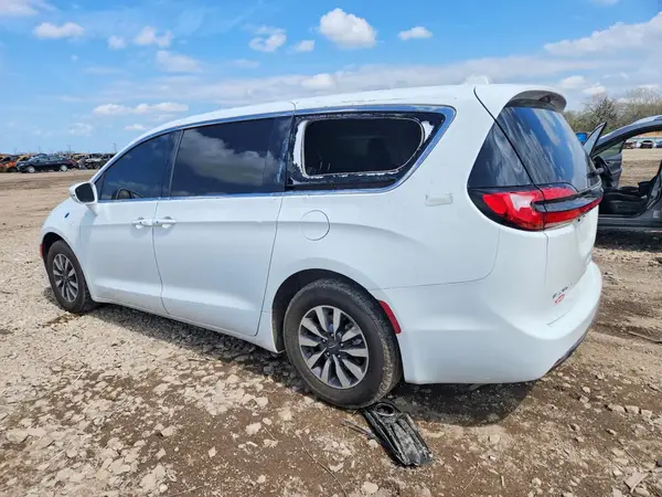 2C4RC1L75NR173832 2022 CHRYSLER PACIFICA - Image 2