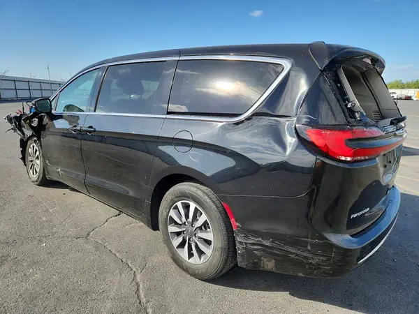 2C4RC1L75PR522944 2023 CHRYSLER PACIFICA - Image 2
