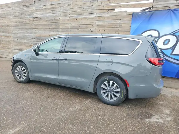 2C4RC1L75PR618055 2023 CHRYSLER PACIFICA - Image 2