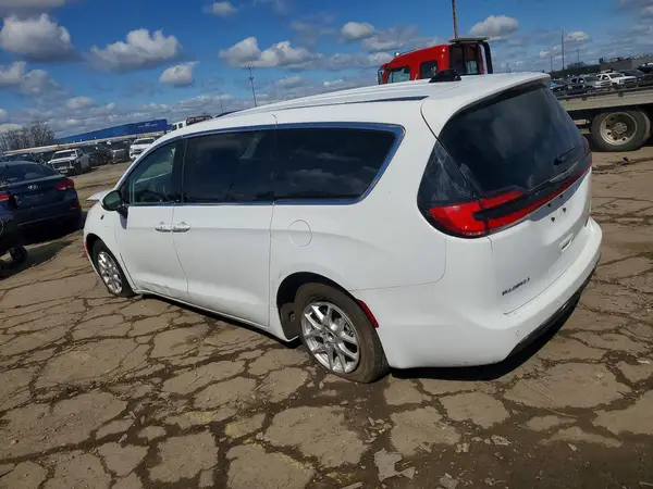 2C4RC1L75PR622431 2023 CHRYSLER PACIFICA - Image 2