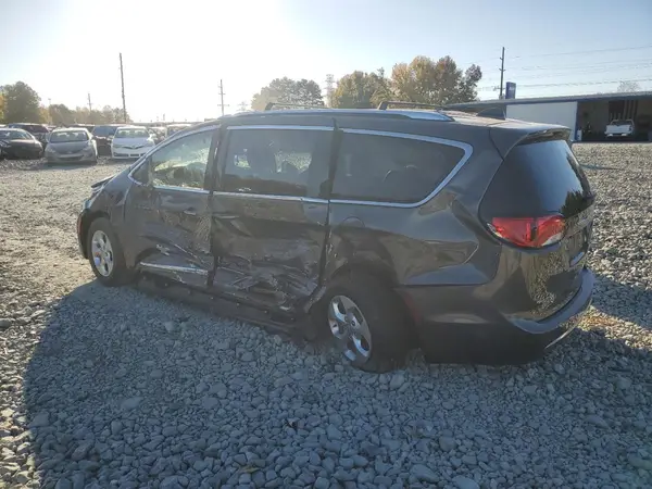 2C4RC1L76JR105680 2018 CHRYSLER PACIFICA - Image 2