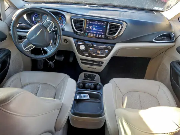 2C4RC1L76JR172747 2018 CHRYSLER PACIFICA - Image 8