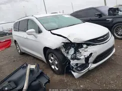 2C4RC1L76KR508995 2019 CHRYSLER PACIFICA