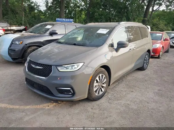2C4RC1L76MR596224 2021 CHRYSLER PACIFICA - Image 2