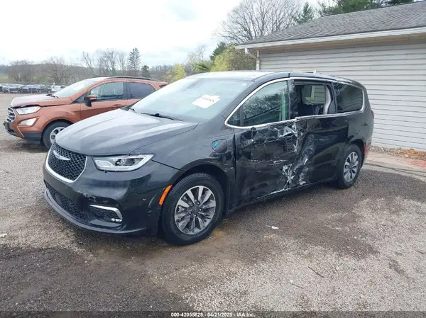 2C4RC1L76NR120203 2022 CHRYSLER PACIFICA - Image 2