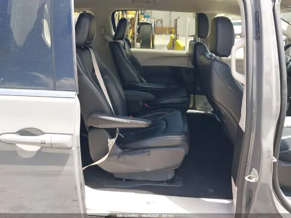 2C4RC1L76NR184189 2022 CHRYSLER PACIFICA - Image 8