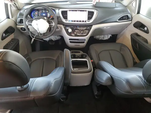 2C4RC1L76PR541258 2023 CHRYSLER PACIFICA - Image 8
