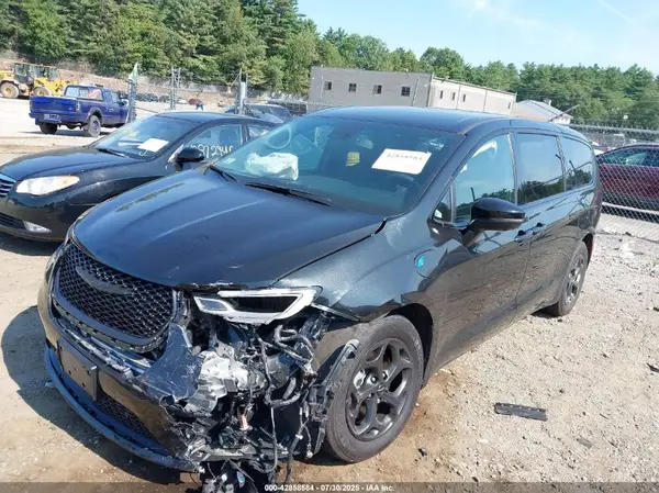 2C4RC1L76PR543270 2023 CHRYSLER PACIFICA - Image 2