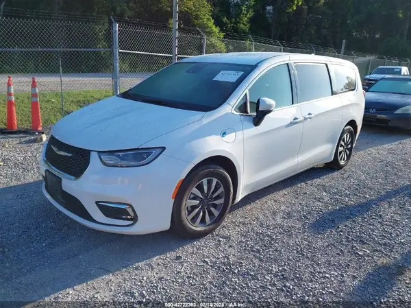 2C4RC1L76PR543964 2023 CHRYSLER PACIFICA - Image 2