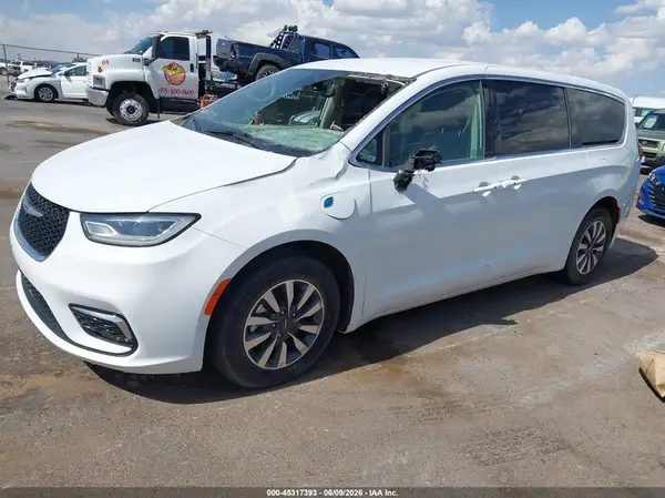 2C4RC1L76PR588533 2023 CHRYSLER PACIFICA - Image 2