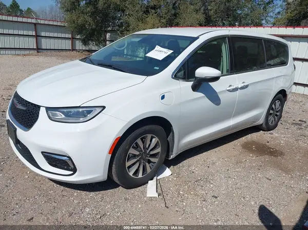 2C4RC1L76PR622258 2023 CHRYSLER PACIFICA - Image 2