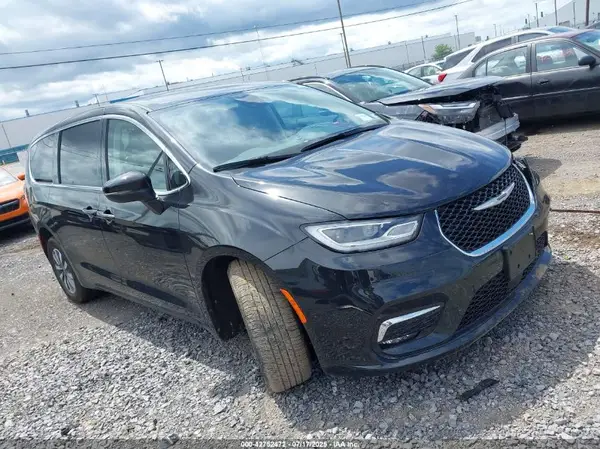 2C4RC1L76PR630845 2023 CHRYSLER PACIFICA - Image 1