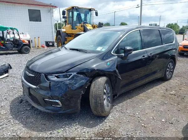 2C4RC1L76PR630845 2023 CHRYSLER PACIFICA - Image 2