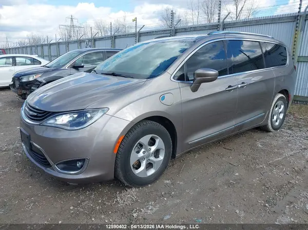 2C4RC1L77JR126862 2018 CHRYSLER PACIFICA - Image 2