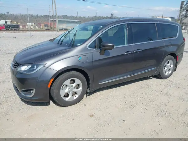 2C4RC1L77JR189203 2018 CHRYSLER PACIFICA - Image 2