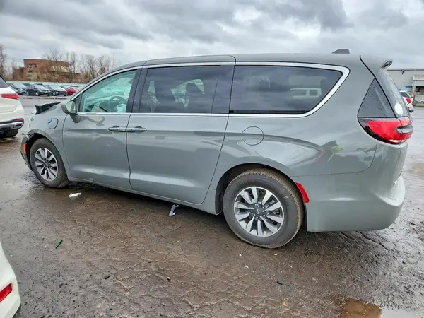 2C4RC1L77NR211013 2022 CHRYSLER PACIFICA - Image 2
