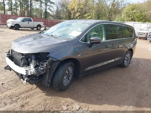 2C4RC1L77PR584250 2023 CHRYSLER PACIFICA - Image 2