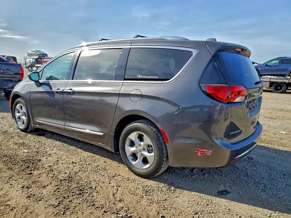 2C4RC1L78JR129608 2018 CHRYSLER PACIFICA - Image 2