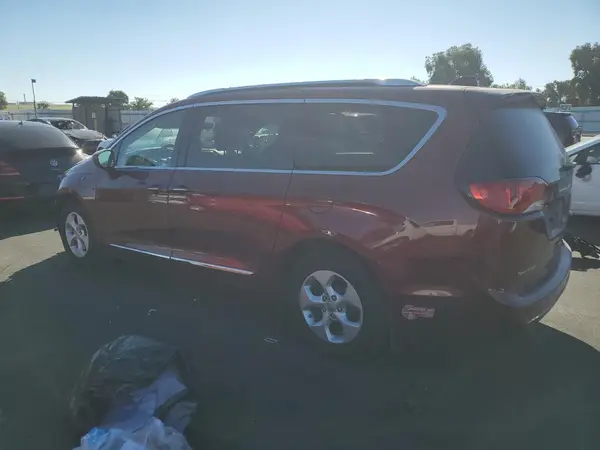 2C4RC1L78JR157666 2018 CHRYSLER PACIFICA - Image 2