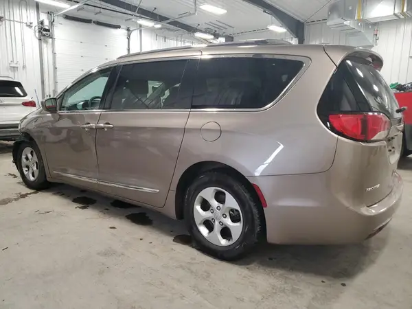 2C4RC1L78JR164357 2018 CHRYSLER PACIFICA - Image 2