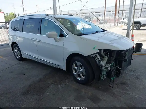 2C4RC1L78JR172717 2018 CHRYSLER PACIFICA - Image 1
