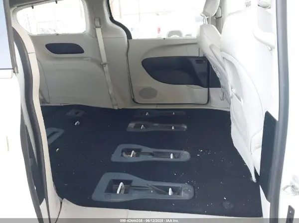 2C4RC1L78JR172717 2018 CHRYSLER PACIFICA - Image 8