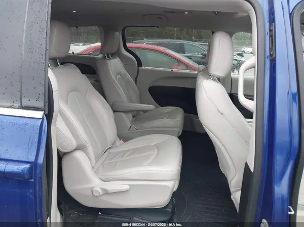 2C4RC1L78JR258402 2018 CHRYSLER PACIFICA - Image 8