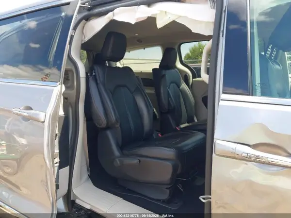 2C4RC1L78KR508979 2019 CHRYSLER PACIFICA - Image 8