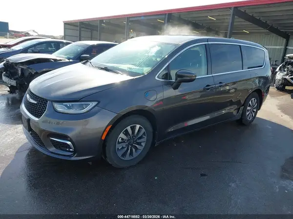 2C4RC1L78NR105654 2022 CHRYSLER PACIFICA - Image 2