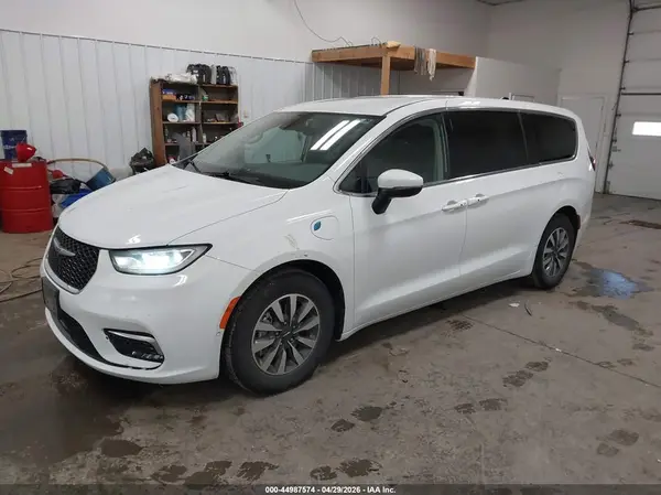 2C4RC1L78PR562631 2023 CHRYSLER PACIFICA - Image 2