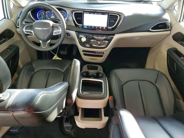 2C4RC1L78PR588565 2023 CHRYSLER PACIFICA - Image 8